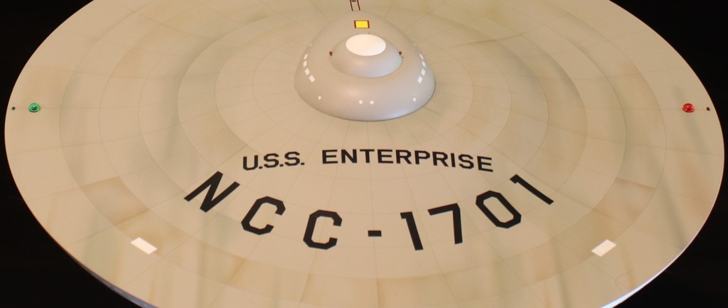 Should there be lines on the primary&nbsp;hull?