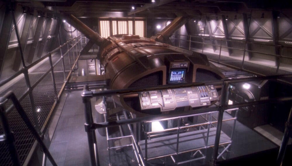 The warp core in Star Trek: Enterprise was horizontal, as it seemed to be in The Original Series. 